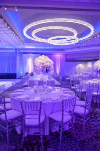 Table Linen and Charger rentals from Fabulous Events. Nationwide shipping.